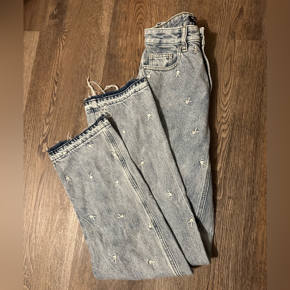 Pacsun embroidered Playboy logo “raining bunnies” size 24 jeans
